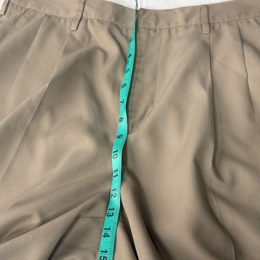 🟡 Nike Golf Shorts Mens 34 Beige Tan Pleated Performance Polyester 🟡 - Picture 8 of 12